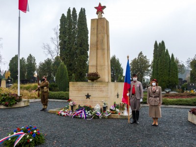 Den válečných veteránů v Olomouci. K pietní vzpomínce se připojil i hejtman Josef Suchánek 