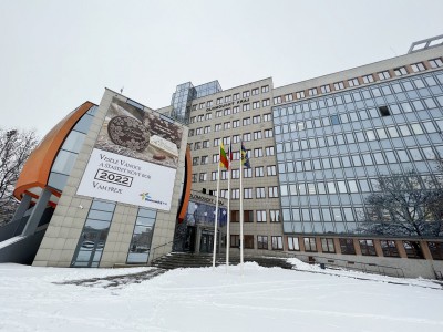 Před krajským úřadem v Olomouci vlála litevská vlajka