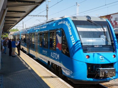 V Olomouci se představil vlak budoucnosti. Jezdí na vodík