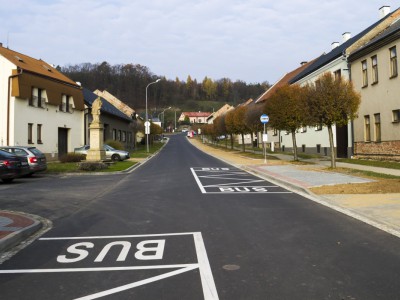 V obci Buk řidiči projedou po nově opravené silnici