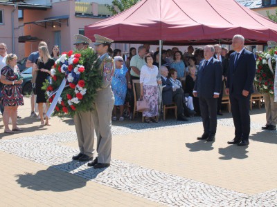 Zástupci kraje se poklonili památce obětí v Novém Malíně 