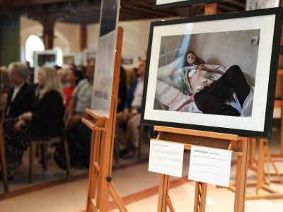 Výstava Bojují i za nás představí současnou ukrajinskou fotografii