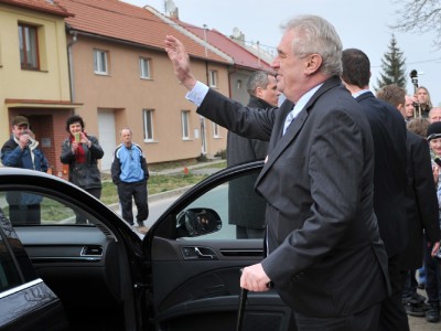 Ve zvonařské dílně v Brodku u Přerova zakončil prezident Zeman návštěvu kraje