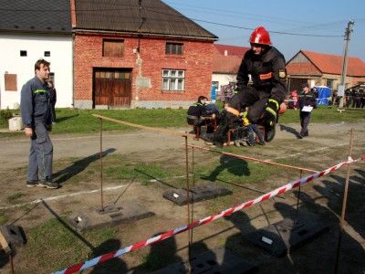 Dobrovolní hasiči soutěžili o Radslavskou přilbu
