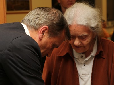 Předání darů seniorům v Prostějově a Olomouci