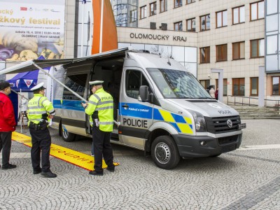 Olomoucký kraj pořídil speciální auto ke kontrole nákladních vozidel a autobusů