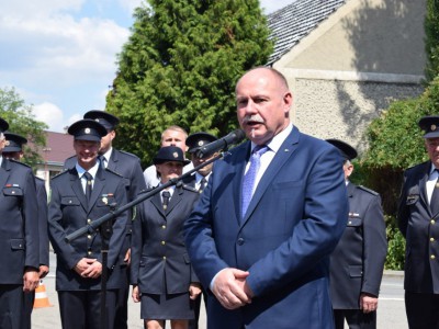 Radslavice přivítaly novou hasičskou techniku