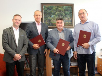 Kraj opět podpořil vysoké školy v regionu
