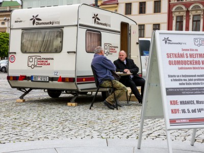 Hejtmanova kancelář zaparkovala v Hranicích