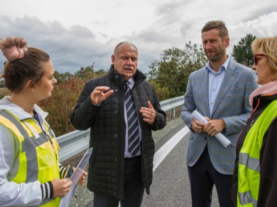 Hejtman Ladislav Okleštěk se zúčastnil otevření křižovatky u Olšan u Prostějova 