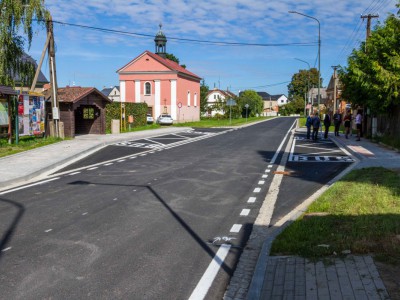Kraj má další opravenou silnici. Po novém se jezdí z Uničova do Dlouhé Loučky