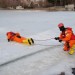 Prostějovští hasiči trénovali na zamrzlé vodní hladině Plumlovské přehrady