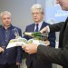 Hejtman Košta pokřtil společnou publikaci moravských krajů