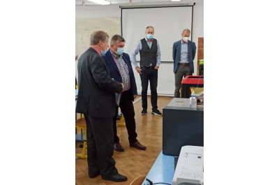 Gymnázium v Přerově snoubí půvab s historií. V Mohelnici vsadili na moderní technologie