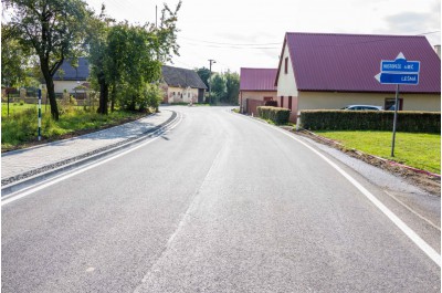 Přes Porubu pojedeme bezpečněji. Kraj nechal opravit průtah obcí