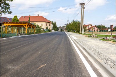 Přes Porubu pojedeme bezpečněji. Kraj nechal opravit průtah obcí
