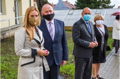 Prokoukla další budova v areálu bývalé prostějovské nemocnice. Místo zde najde pečovatelská služba