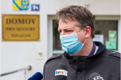Začalo očkování v domovech seniorů v kraji