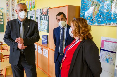 Přáslavice mají opravenou školu a nové hřiště. Přispěl také Olomoucký kraj