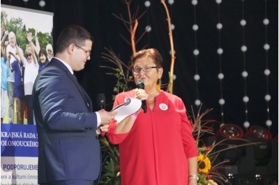 Babičkou roku je Helena Seidlová. Porotu i diváky nadchla svým tanečním vystoupením