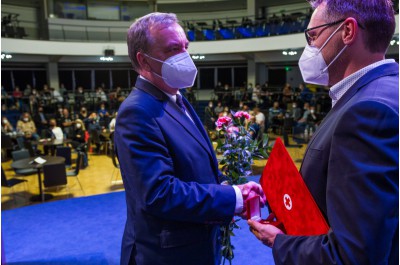 Hejtman Olomouckého kraje ocenil dárce krve. Předal jim Zlaté kříže