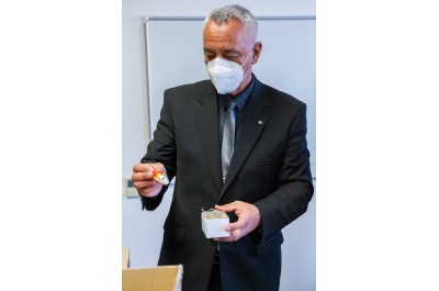 Hejtmanství pomůže Bečvě. Nakoupilo speciální vánoční ozdoby