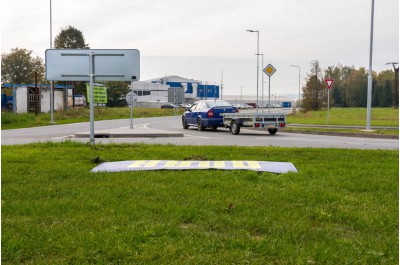 Nepřehlednou křižovatku vystřídal kruhový objezd