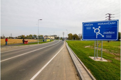 Nepřehlednou křižovatku vystřídal kruhový objezd