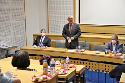 Hejtman se setkal s vězni nacistického režimu. Kraj jim přispěl na léky