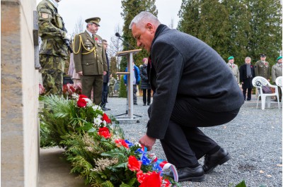 Hejtman uctil památku válečných veteránů
