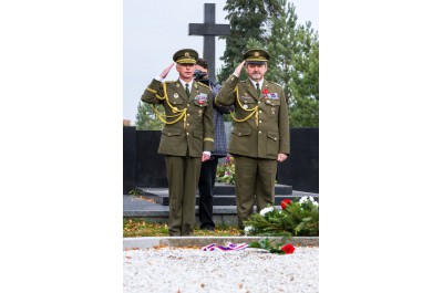 Hejtman uctil památku válečných veteránů
