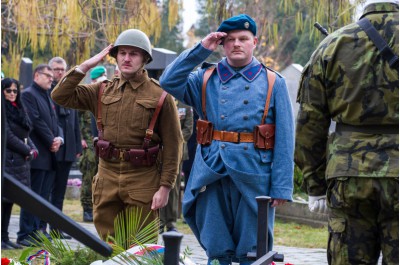 Hejtman uctil památku válečných veteránů