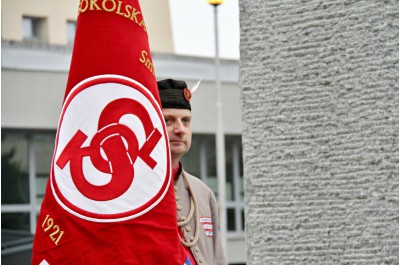 Hejtman uctil Den boje za svobodu a demokracii