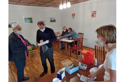 Mobilní očkovací týmy naočkovaly rekordní počet lidí