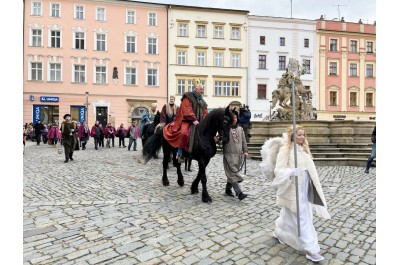 Hejtman osedlal koně a podpořil Tříkrálovou sbírku