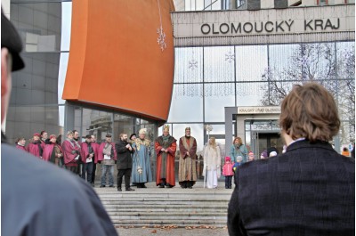 Hejtman osedlal koně a podpořil Tříkrálovou sbírku