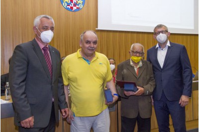 V roce 2021 získali ocenění Mojmír Janků a Vlastimil Mráček (na fotografii zleva: hejtman Olomouckého kraje Josef Suchánek, Mojmír Janků, Vlastimil Mráček, Ivo Slavotínek - 1. náměstek hejtman)