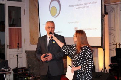 Pomáhají vykřesat jiskry lidství, teď za to převzali ocenění. Foto: Maltézská pomoc Olomouc/ Veronika Marešová