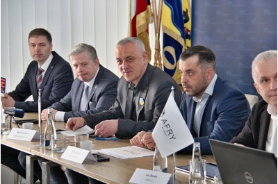 Začaly přípravy na stavbu vysokorychlostní tratě. Vlaky mají jezdit 320 km/h