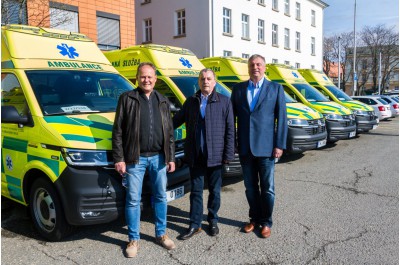 Záchranáři dostali moderně vybavené sanitky