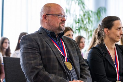 Olomoucký florbal slaví. Náměstek Zácha sportovkyním blahopřál osobně
