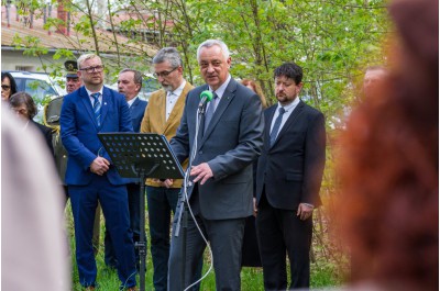 Kraj uctil památku nevinných lidí. Na sklonku války je zavraždili nacisté (Olomouc-Lazce)
