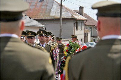 Kraj uctil památku nevinných lidí. Na sklonku války je zavraždili nacisté (Zákřov)