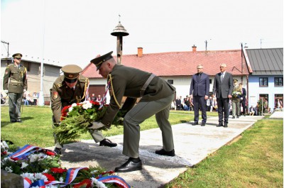 Kraj uctil památku nevinných lidí. Na sklonku války je zavraždili nacisté (Zákřov)