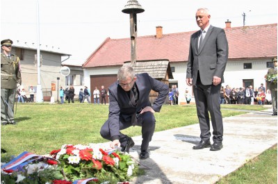 Kraj uctil památku nevinných lidí. Na sklonku války je zavraždili nacisté (Zákřov)