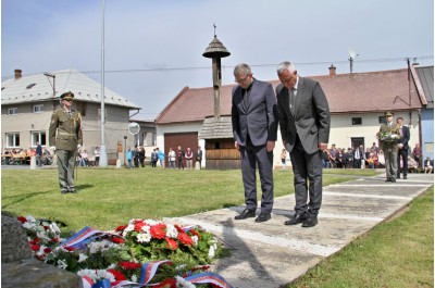 Kraj uctil památku nevinných lidí. Na sklonku války je zavraždili nacisté (Zákřov)