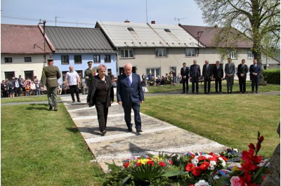 Kraj uctil památku nevinných lidí. Na sklonku války je zavraždili nacisté (Zákřov)