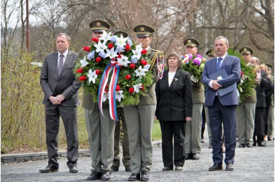 Kraj uctil památku nevinných lidí. Na sklonku války je zavraždili nacisté (Javoříčko)