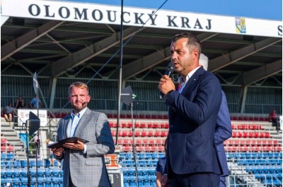 Andrův stadion zaplnily mladé sportovní naděje. Začala Olympiáda dětí a mládeže