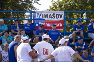 Sportovní hry seniorů s velkou zahraniční účastí. Místo běhu se hrál golf